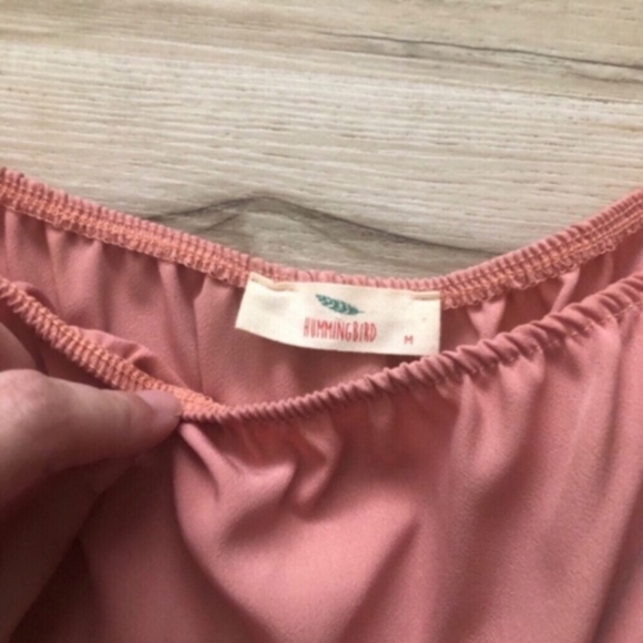 BNWT Hummingbird Elegant Pink Off-Shoulder Top - Picture 5 of 5
